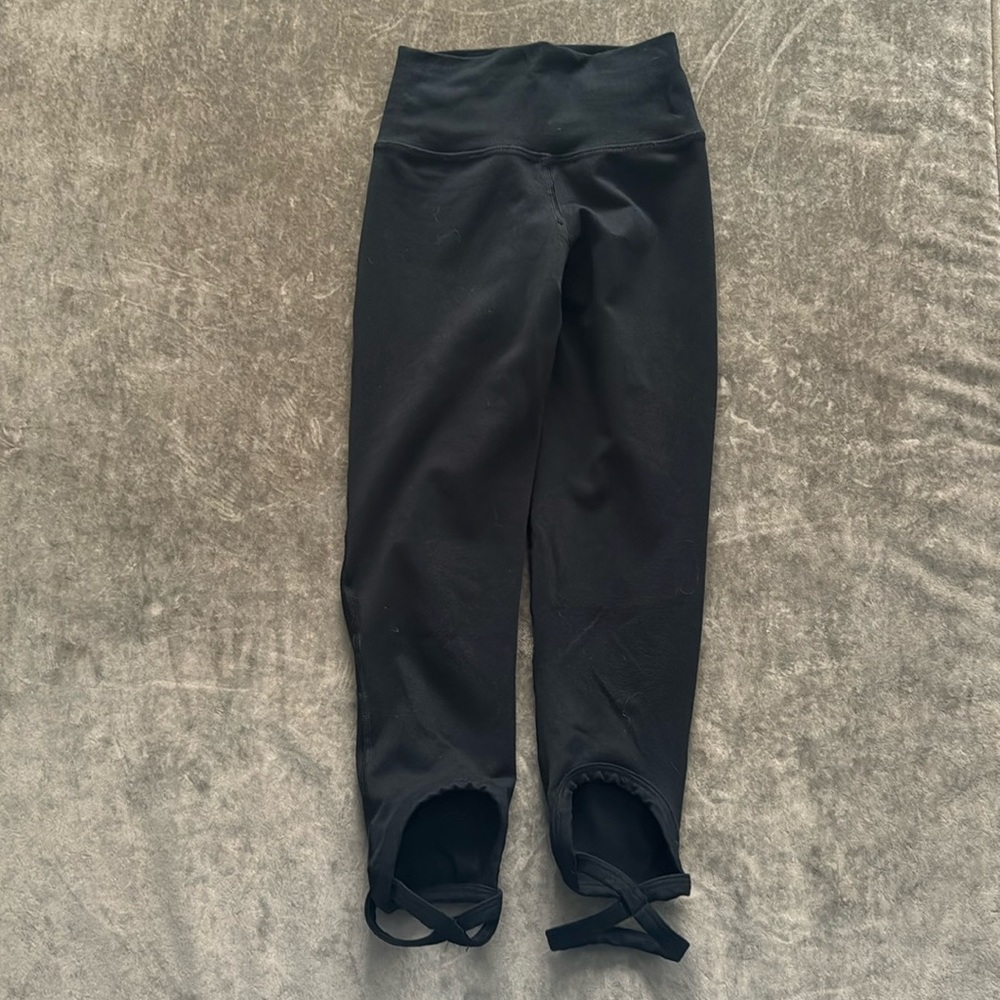 5dancewear stirrup leggings. Color- black size- youth large